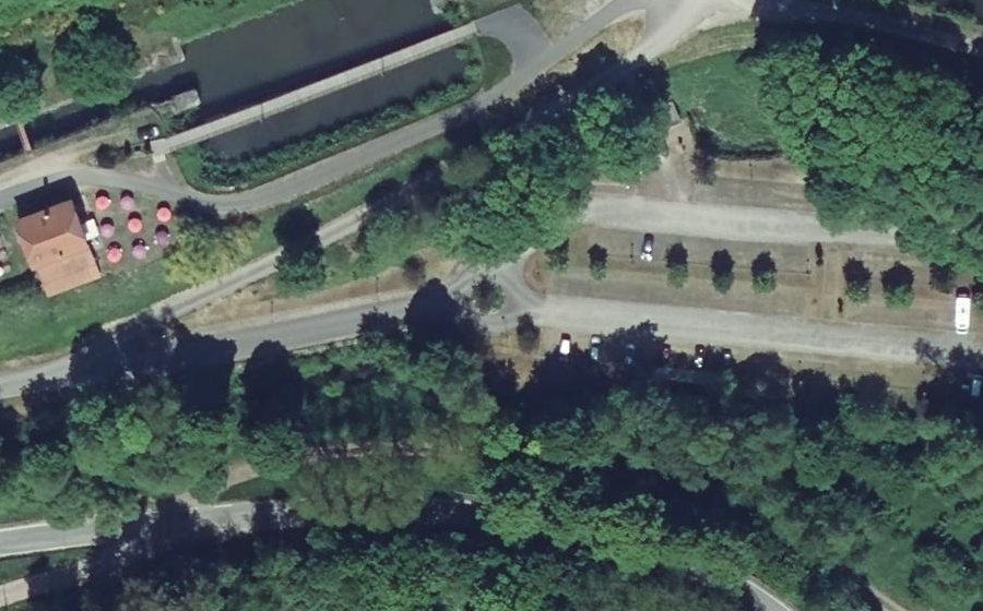 Vue aérienne du Rond-point anonyme n°178551175