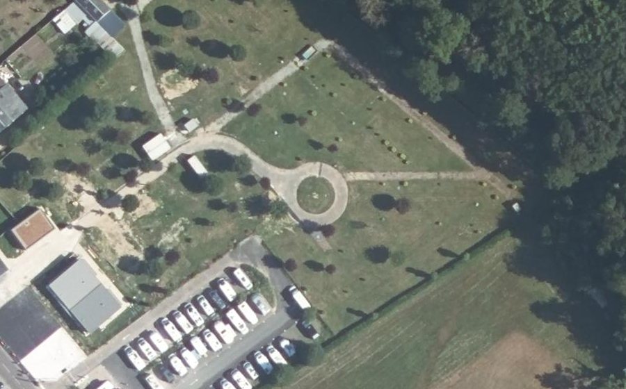 Vue aérienne du Rond-point anonyme n°178777797