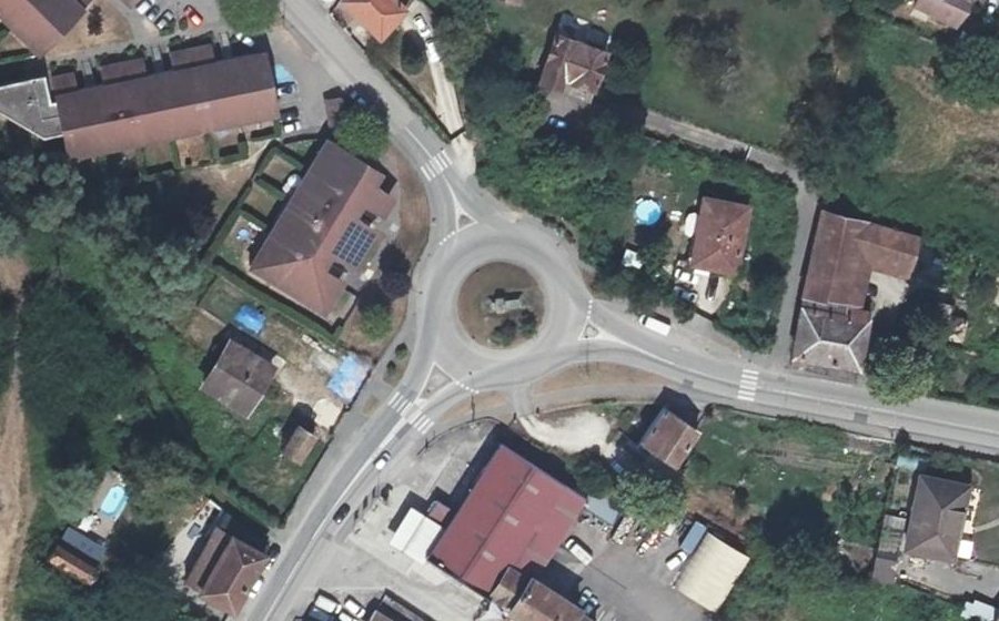 Vue aérienne du Route des Avenières
