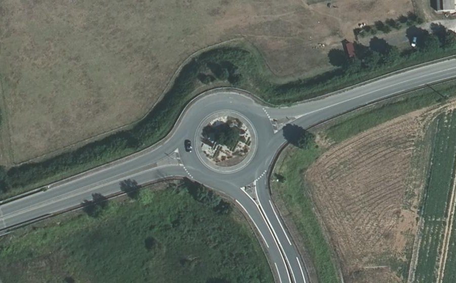 Vue aérienne du Rond-point anonyme n°178989101