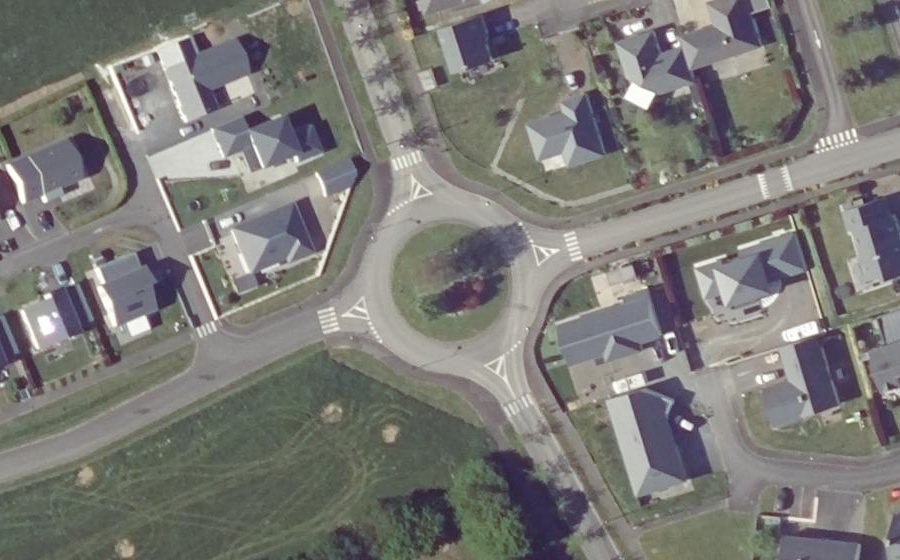 Vue aérienne du Rond-point anonyme n°179004222
