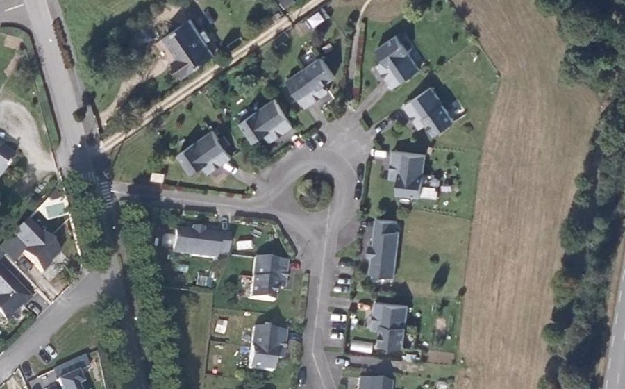 Vue aérienne du Rond-point anonyme n°179138781