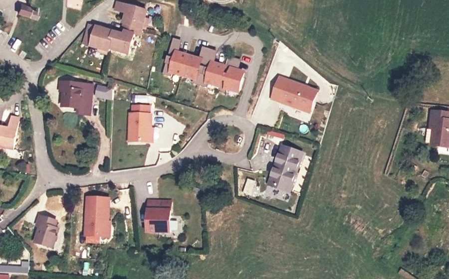 Vue aérienne du Rond-point anonyme n°179531024