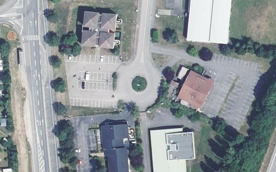 Vue aérienne du Rond-point anonyme n°179610072