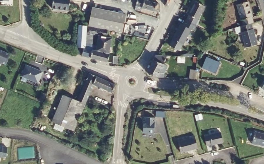 Vue aérienne du Rond-point anonyme n°179720700