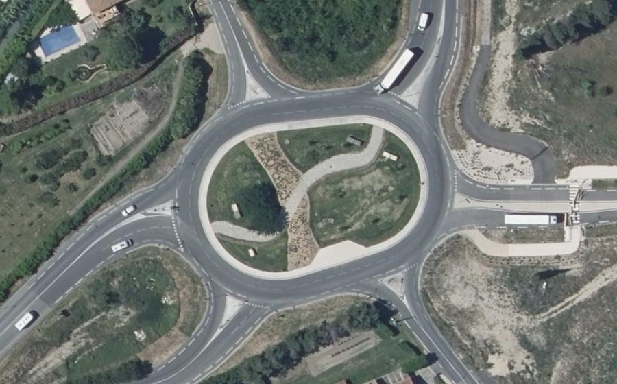 Vue aérienne du Rond-point anonyme n°17982975