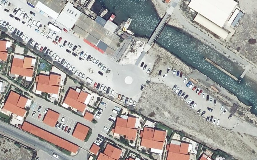 Vue aérienne du Rond-point anonyme n°180285695