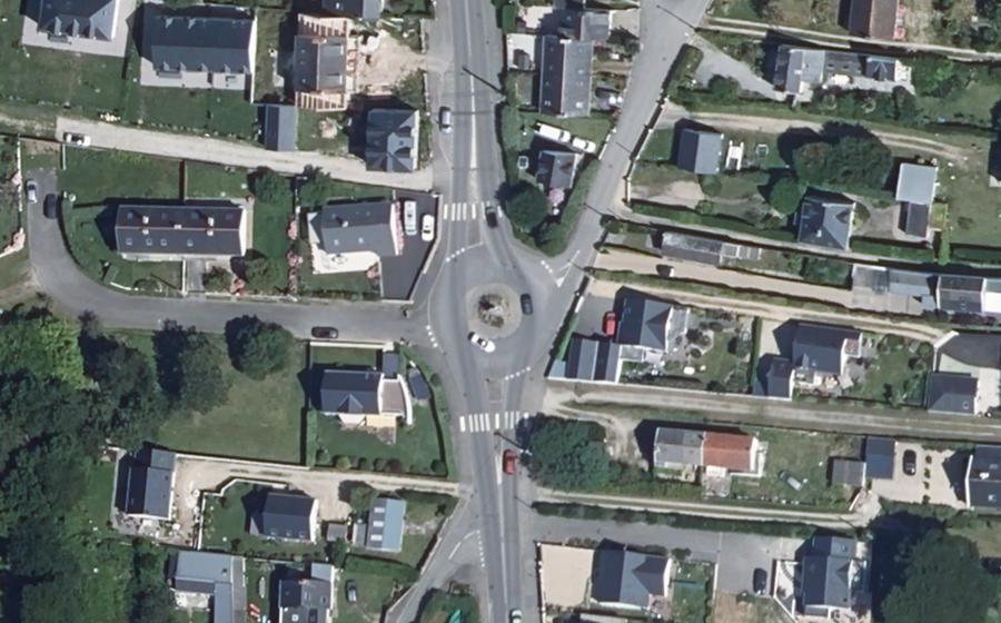 Vue aérienne du Rond-point anonyme n°180501858