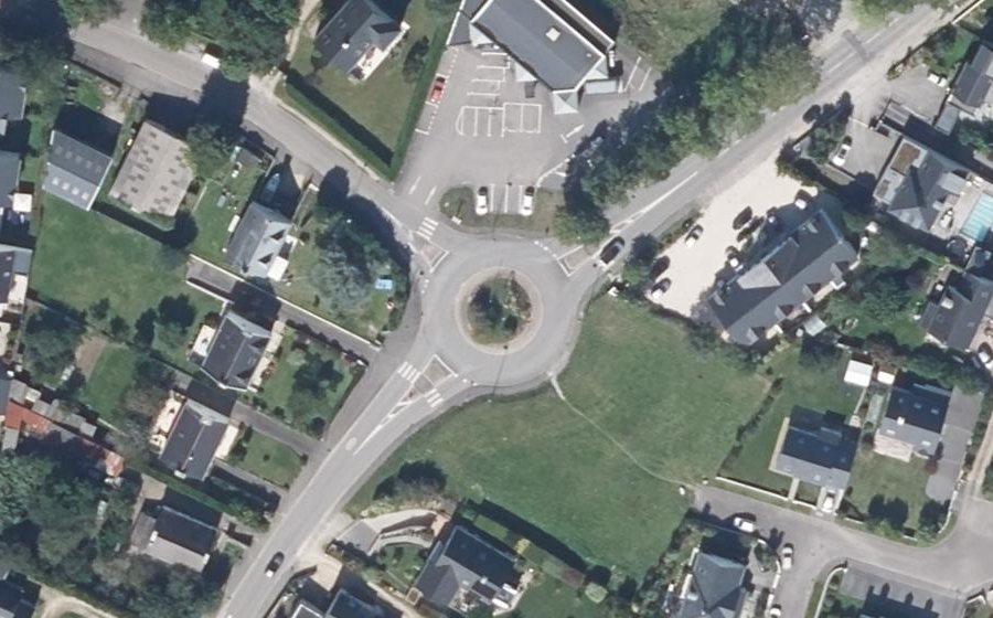 Vue aérienne du Rond-point anonyme n°180626727