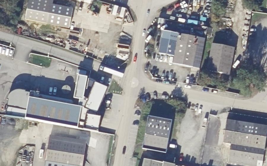 Vue aérienne du Rond-point anonyme n°180645181