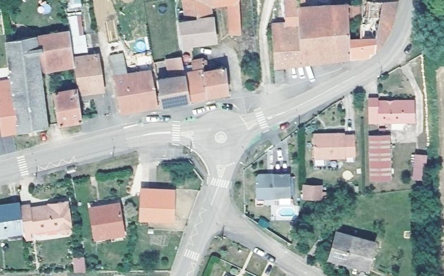 Vue aérienne du Rond-point anonyme n°180704120