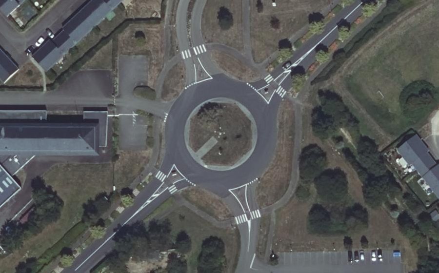 Vue aérienne du Rond-point anonyme n°180708903