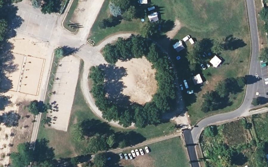 Vue aérienne du Rond-point anonyme n°180824710
