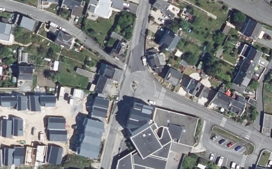 Vue aérienne du Rond-point anonyme n°180905115
