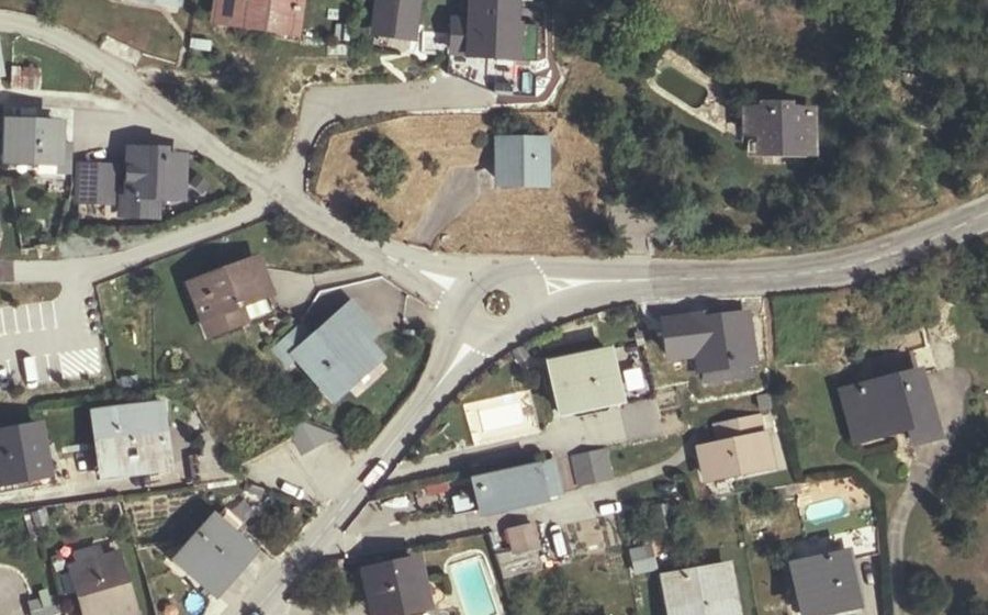 Vue aérienne du Rond-point anonyme n°181024821