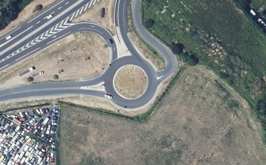 Vue aérienne du Rond-point anonyme n°182750149
