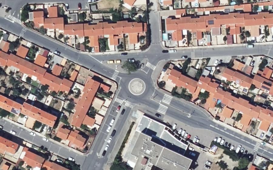 Vue aérienne du Rond-point anonyme n°183000601