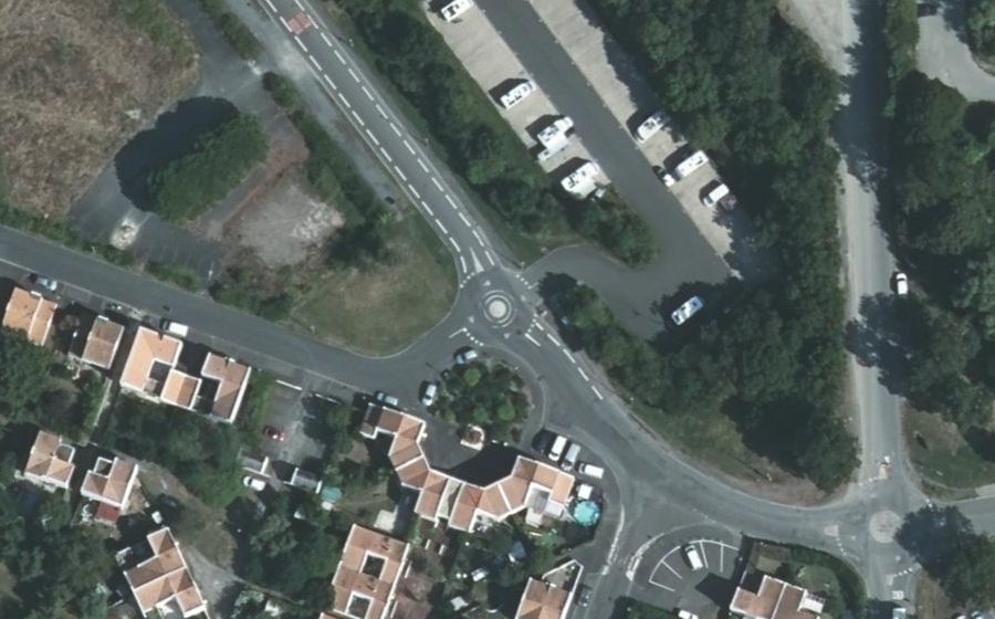 Vue aérienne du Rond-point anonyme n°183017157