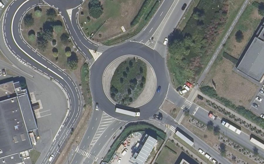 Vue aérienne du Rond-point anonyme n°18314072