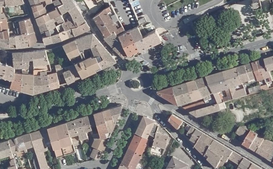Vue aérienne du Rond-Point du 12 Juin 1944