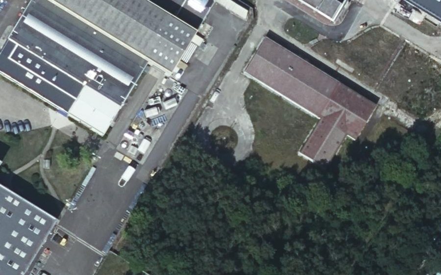 Vue aérienne du Rond-point anonyme n°183562244