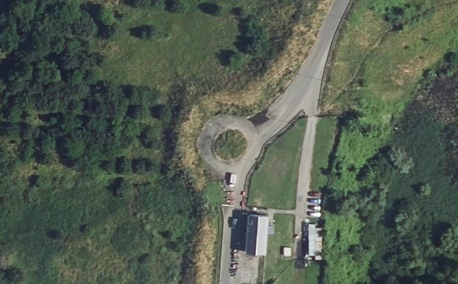 Vue aérienne du Rond-point anonyme n°183795343