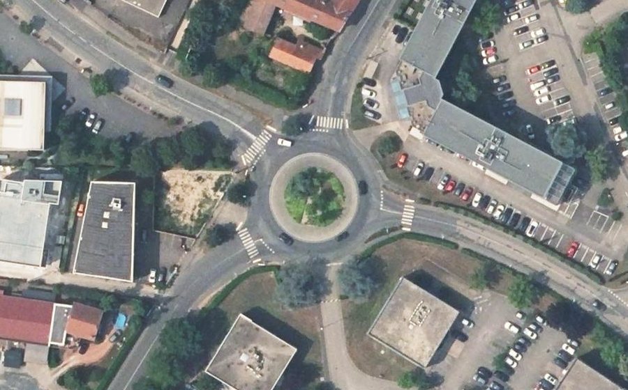 Vue aérienne du Rond-point anonyme n°18435097