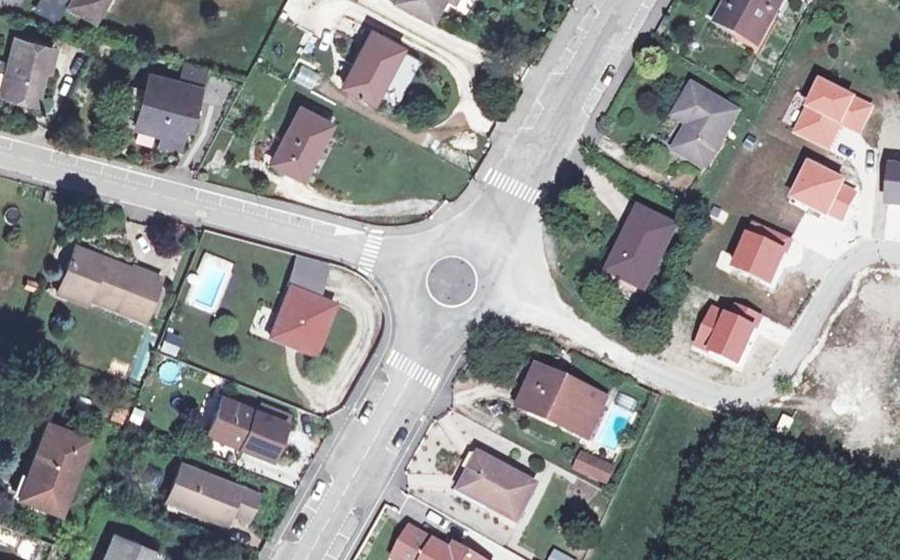 Vue aérienne du Rond-point anonyme n°18488315
