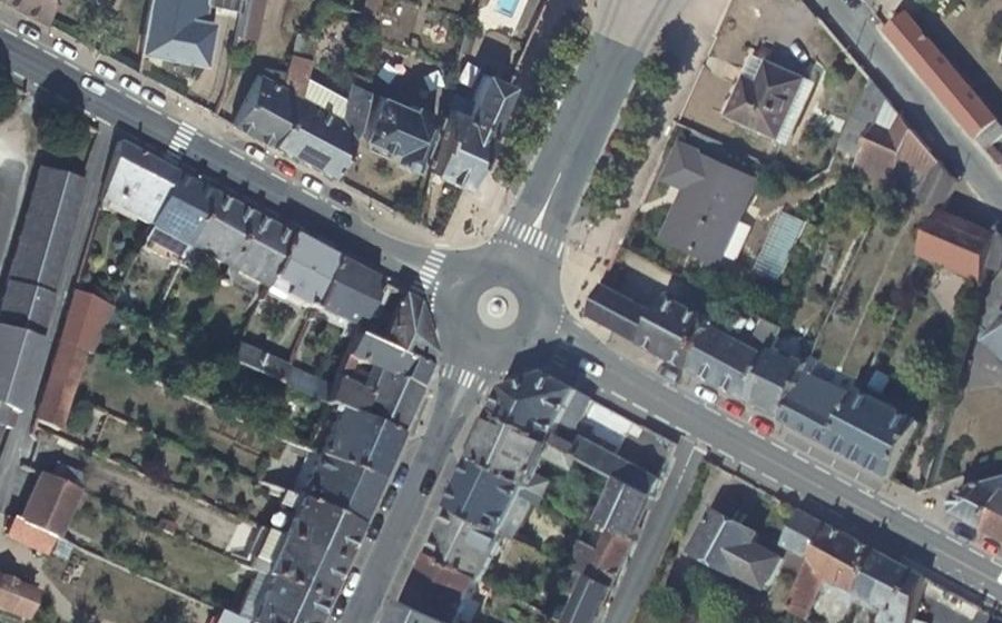 Vue aérienne du Rond-point anonyme n°18493994