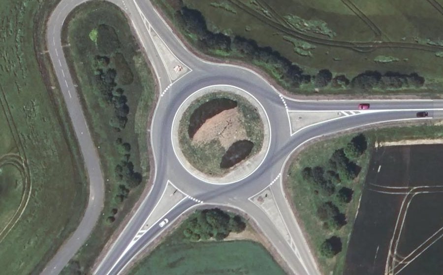 Vue aérienne du Rond-point anonyme n°185056808