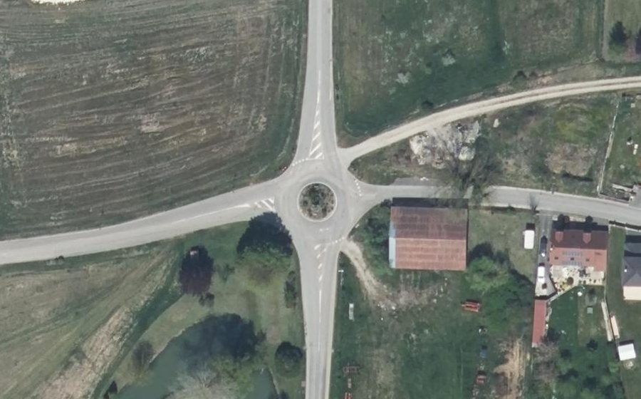 Vue aérienne du Rond-point anonyme n°185170010