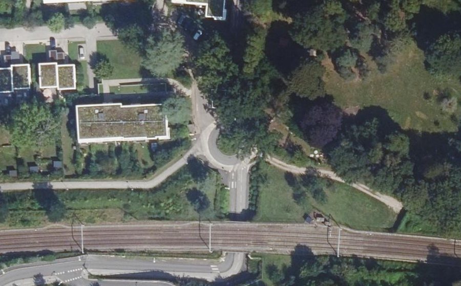 Vue aérienne du Rond-point anonyme n°185312176