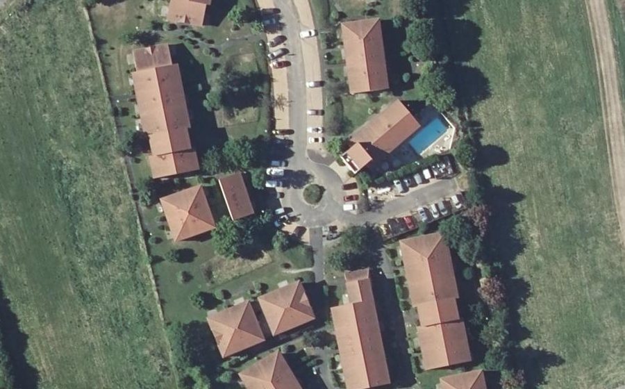 Vue aérienne du Rond-point anonyme n°185861018