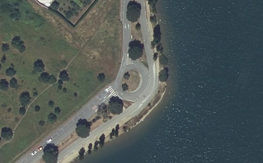 Vue aérienne du Rond-point anonyme n°186132850