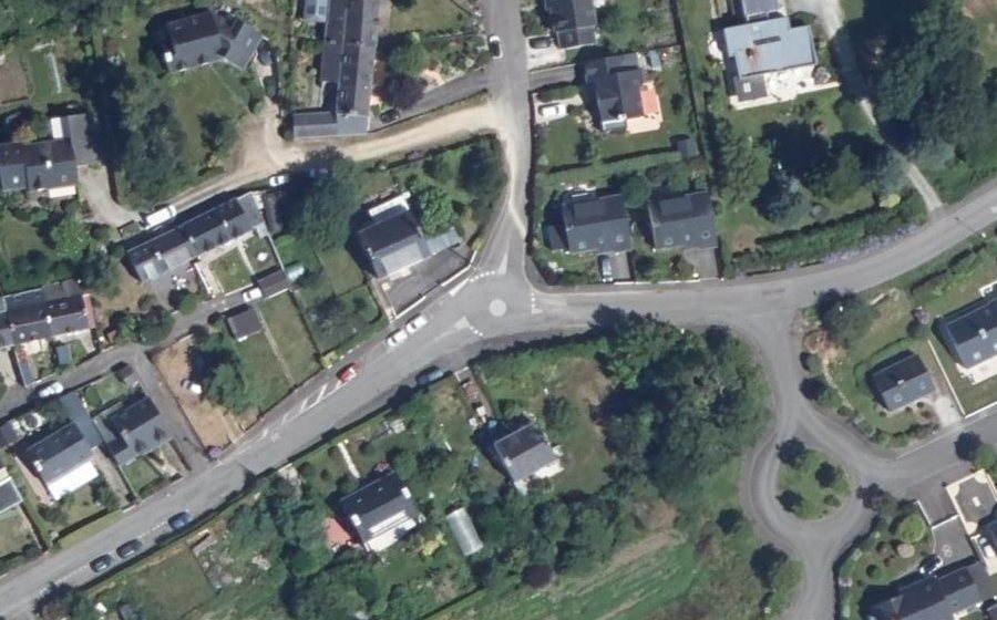 Vue aérienne du Rond-point anonyme n°186191139