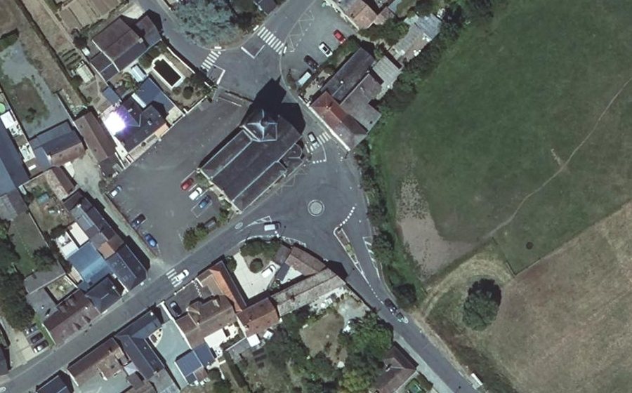 Vue aérienne du Rond-point anonyme n°186355662
