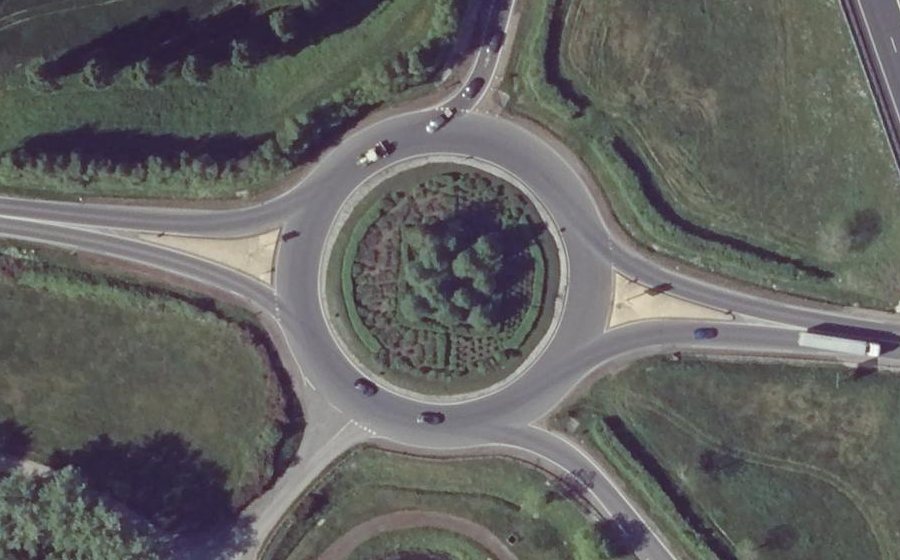 Vue aérienne du Rond-point anonyme n°18637388