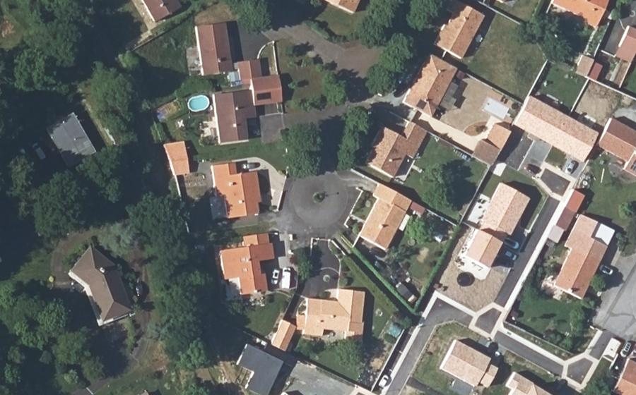 Vue aérienne du Rond-point anonyme n°186773341