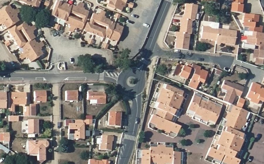 Vue aérienne du Rond-point anonyme n°186797280