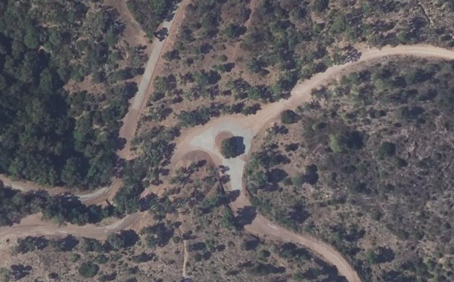 Vue aérienne du Rond-point anonyme n°186906167