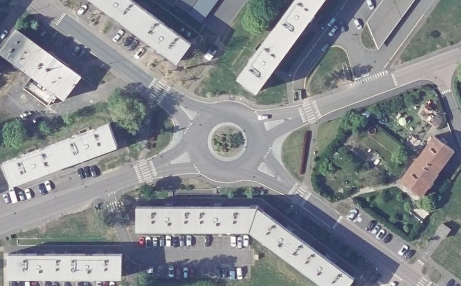 Vue aérienne du Rond-point anonyme n°186909987