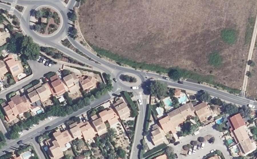 Vue aérienne du Rond-point anonyme n°187006714