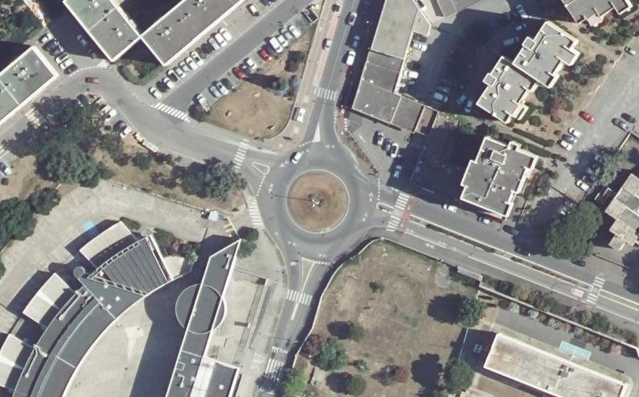 Vue aérienne du Rond-point anonyme n°187678187