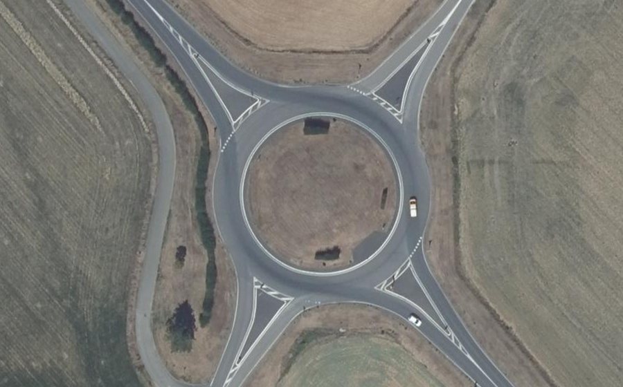 Vue aérienne du Rond-point anonyme n°18769490