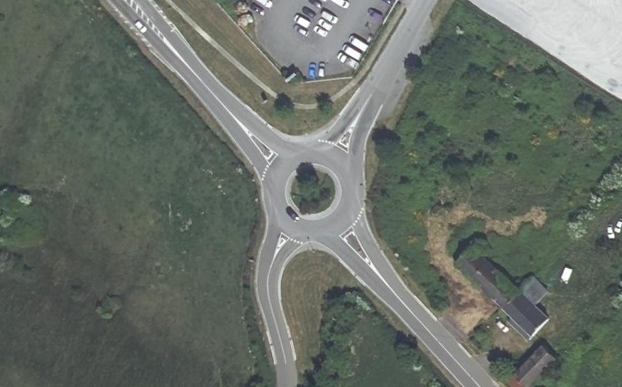 Vue aérienne du Rond-point anonyme n°187801555