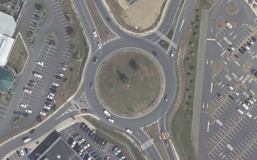 Vue aérienne du Rond-point anonyme n°18801510