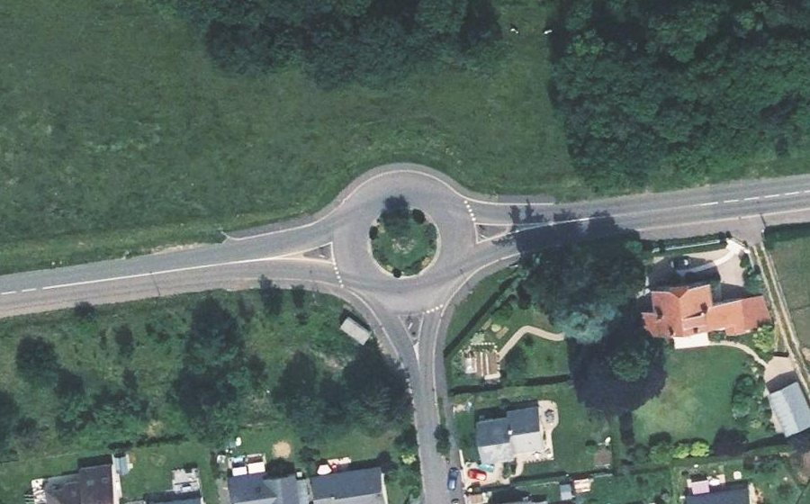 Vue aérienne du Rond-point anonyme n°188060942