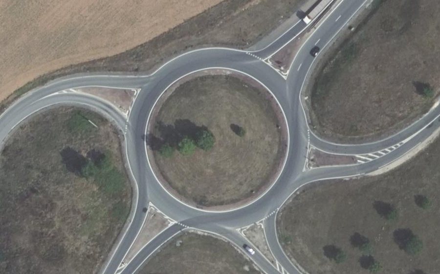 Vue aérienne du Rond-point anonyme n°18806857