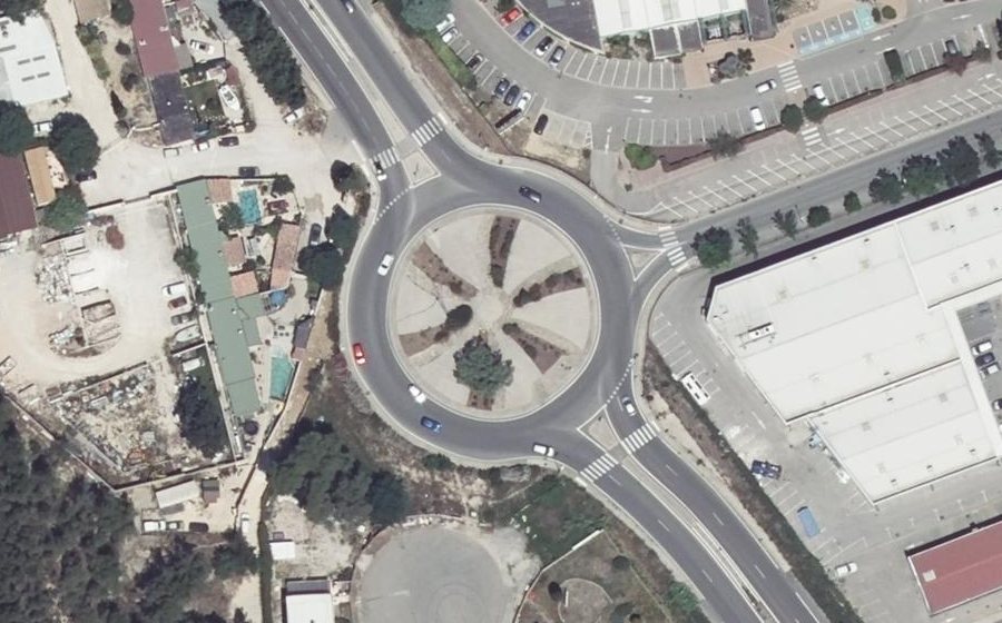 Vue aérienne du Rond-point anonyme n°188088751