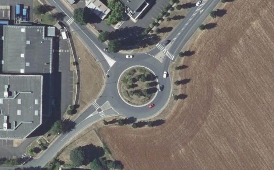 Vue aérienne du Rond-point anonyme n°188240789